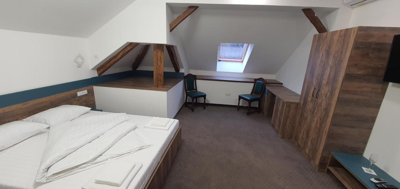 Casa Achim Hotel Baia Mare Eksteriør billede