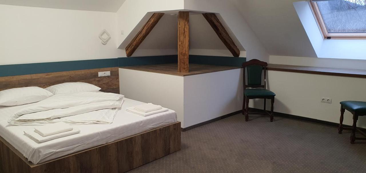 Casa Achim Hotel Baia Mare Eksteriør billede