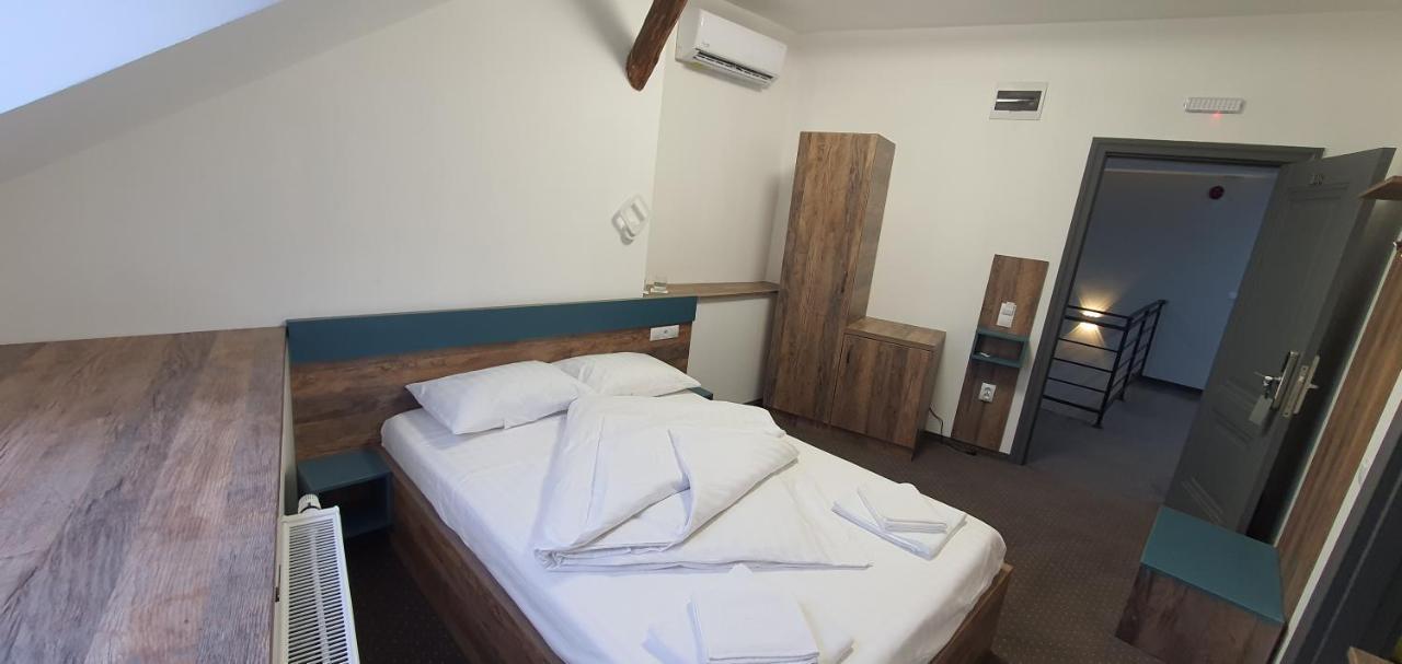 Casa Achim Hotel Baia Mare Eksteriør billede