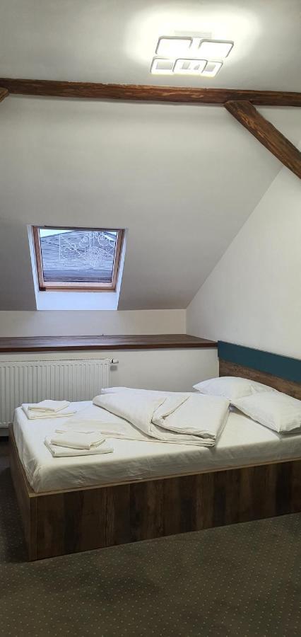 Casa Achim Hotel Baia Mare Eksteriør billede